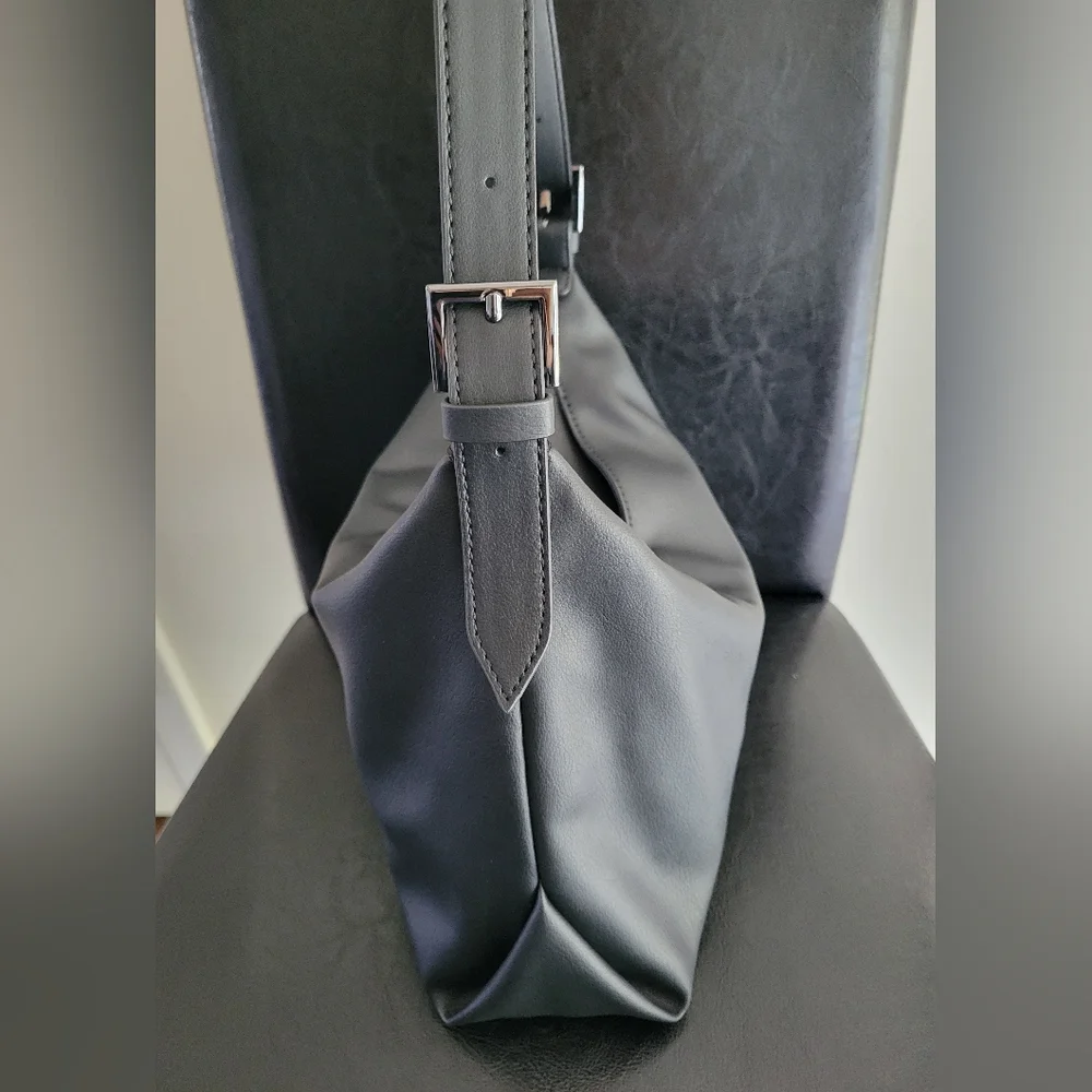 Simply Vera Vera Wang Laci Buckle Shoulder Bag - Picture 4 of 5